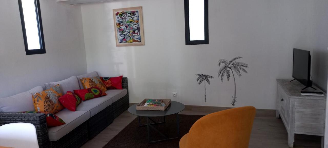 Charmant Logement Avec Terrasse Salinelles エクステリア 写真